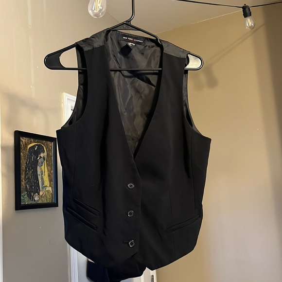 Black Vest - Picture 1 of 2